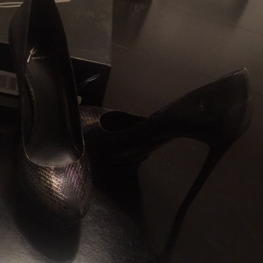 B Brian Atwood Pump - image 4
